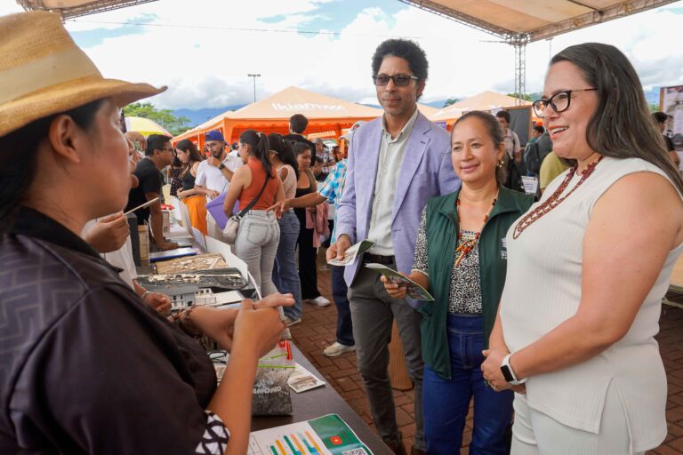 FERIA-ACEDÉMICA-Y-DE-EMPRENDIMIENTOS-IKIAM-11-AÑOS-(11-de-31)