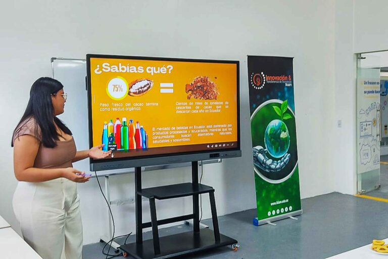 Ikiam-Emprende---Construyendo-Tu-Camino-Empresarial-(22-de-24)