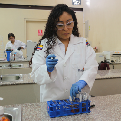 laboratorio-de-docencia-biologia-molecular-3