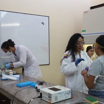 laboratorio-de-docencia-biologia-molecular-6